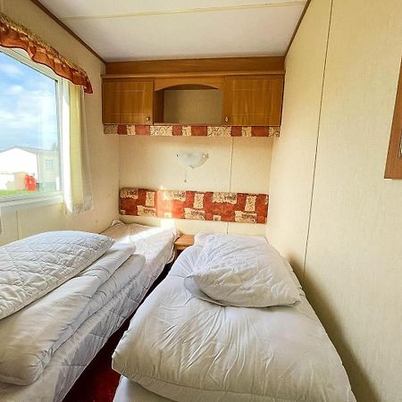 8 Berth Caravan For Hire At Heacham Holiday Park In Norfolk Ref 21024F Hotel Exterior photo