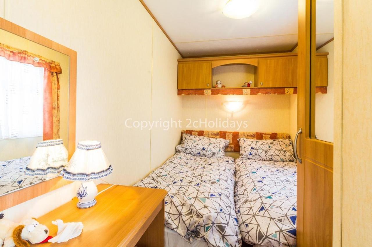8 Berth Caravan For Hire At Heacham Holiday Park In Norfolk Ref 21024F Hotel Exterior photo